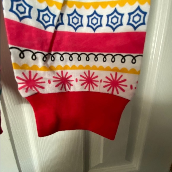 Gold Treasure Winter PJs NWT 2T - Picture 4 of 7